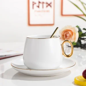 Чаша с лъжичка Charming White