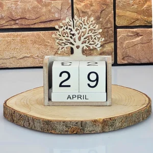 Дървен вечен календар