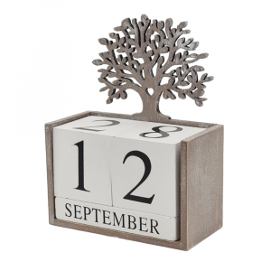 Дървен вечен календар 