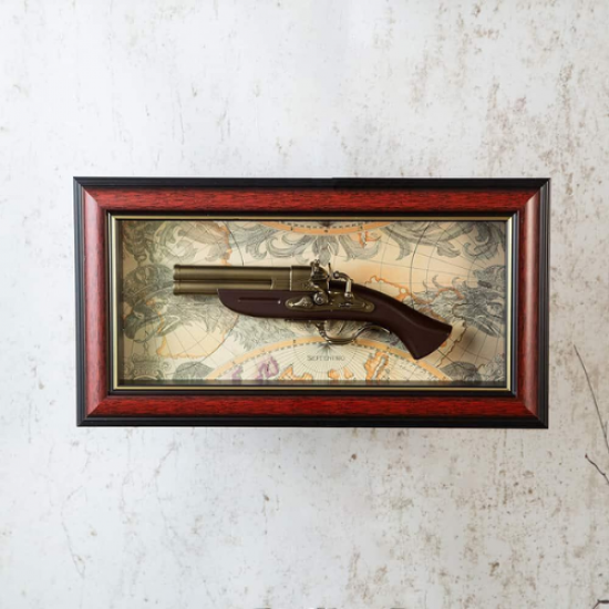 Картина с пистолет на супер цена от Neostyle.bg