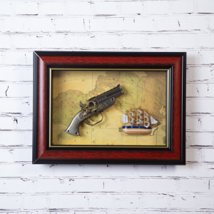 Картина с един пистолет и кораб