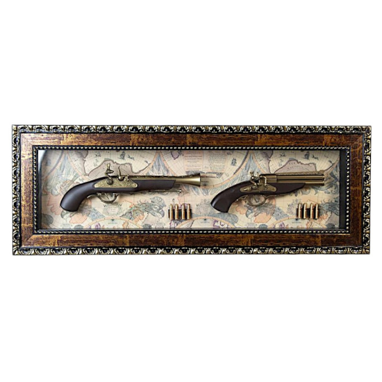 Подарък за Колекционер Декоративно пано за стена с два антични пистолета и карта
