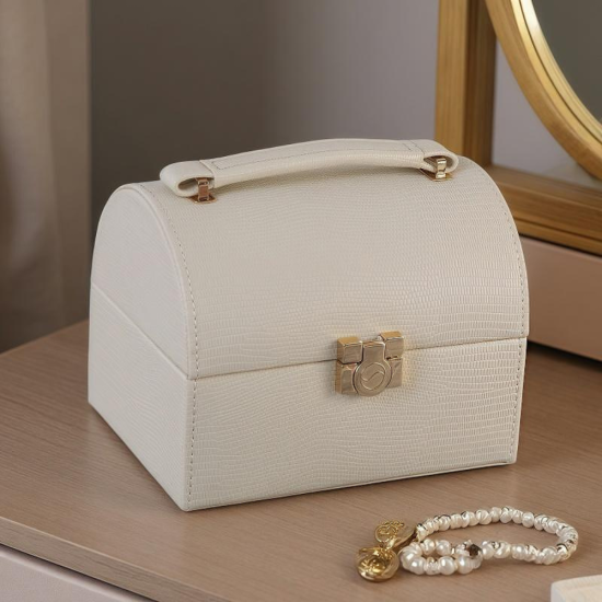 Бежова кутия за накити от еко кожа с релефна текстура