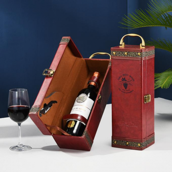 Кутия за вино с тирбушон на супер цена от Neostyle.bg