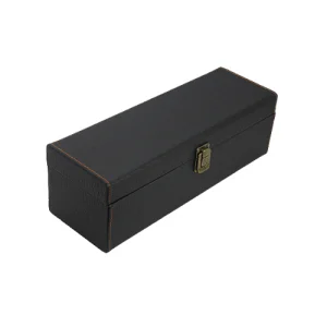 Кутия с бутилка вино с тирбушон