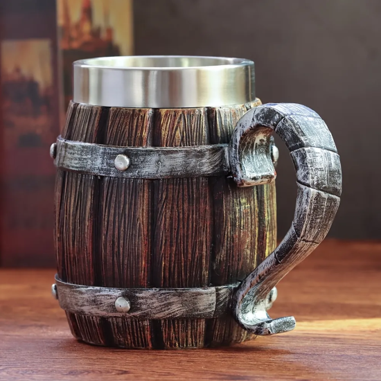 Голяма чаша за бира с дизайн на бъчва виж цена в Neostyle.bg