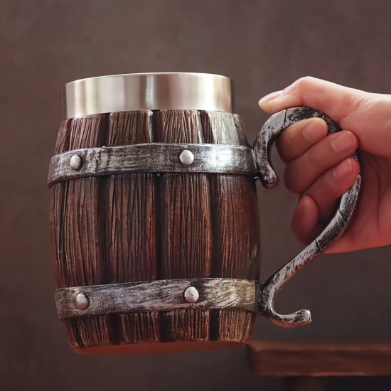 Голяма чаша за бира с дизайн на бъчва виж цена в Neostyle.bg