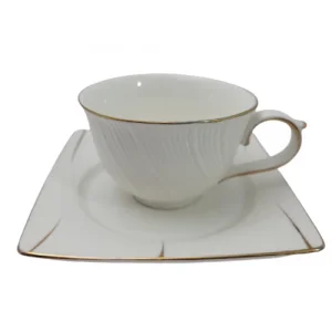 Порцеланов сервиз за чай от шест чаши с чинийки