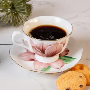 Комплект 6 чаши с чинийки в подаръчна кутия