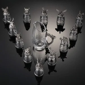 Луксозен комплект "Китайски зодиак": 12 чаши и гарафа в куфар