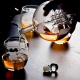 Стъклен Диспенсър за Уиски с Чаши – Oak & Steel World Globe на супер цена от Neostyle.bg