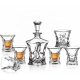 Детайлен изглед на релефна гарафа и чаши за уиски от комплект Flamenco