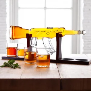 Луксозен комплект декантер АК-47 с чаши и дървена стойка