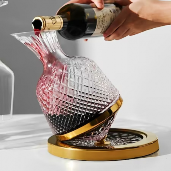 Въртящ се декантер за вино на 360° на супер цена от Neostyle.bg