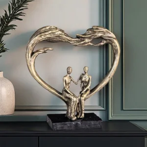 Декоративна статуетка влюбена двойка в сърце