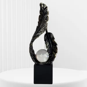 Декоративна Скулптура Две Пера с Прозрачна Топка
