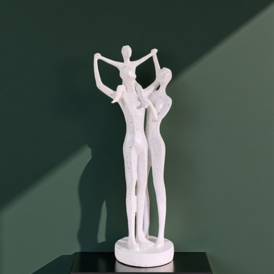 Декоративна статуетка „Семейна хармония“ родители с дете 29см