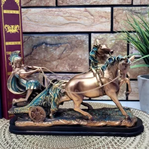 Скулптура Римски войник с колесница