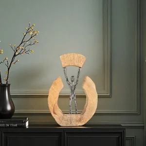 Декоративна статуетка Сила