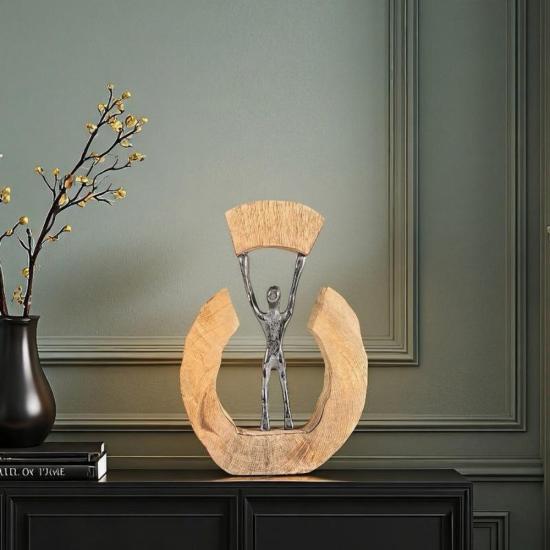 декоративна статуетка кръгът на живота от масивно дърво и метална фигура