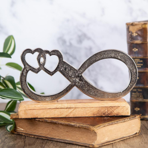 Декоративна статуетка "Безкрайна любов" 