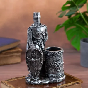 Поставка за моливи - Рицар 19см