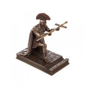 Статуетка рицар с меч