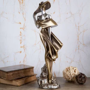 Модерна статуетка дама с шапка