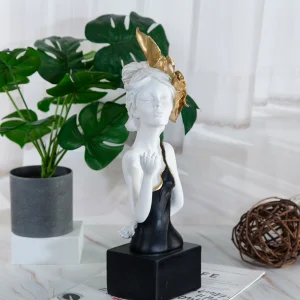 Декоративна статуетка на жена