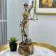 Луксозна статуетка на Темида висока 30 см, изработена от полимерна смола