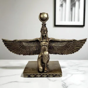 Статуетка коленичила Изида с разперени крила