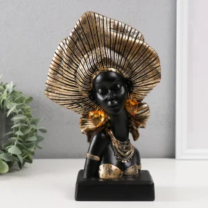Африканска статуетка със златна корона