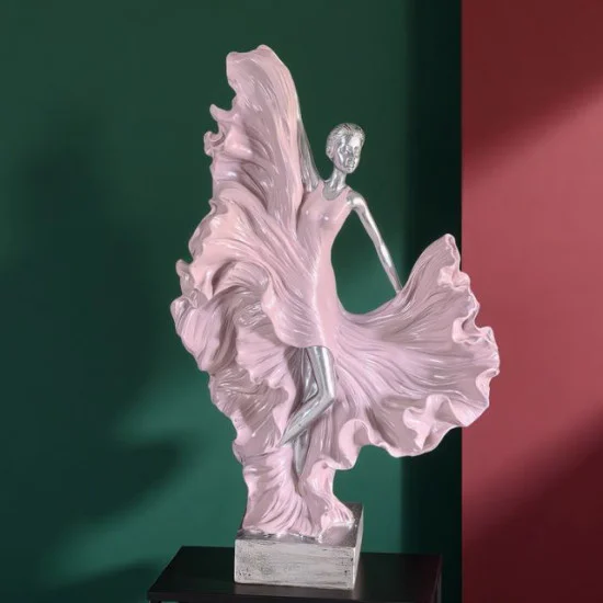 Елегантна статуетка танцьорка с обемна розова рокля