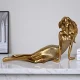 Луксозна Статуетка Златна Дама Арт Декорация Neostyle Златна декоративна скулптура легнала жена с изискан арт дизайн