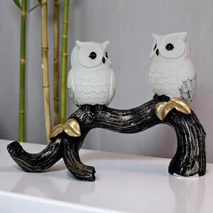 Декоративна статуетка с две бели сови