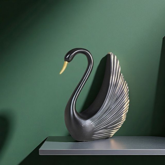 Декоративна статуетка черен лебед със златен клюн