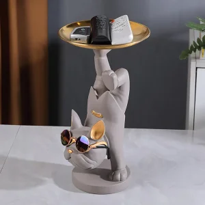 Статуетка булдог със златен поднос