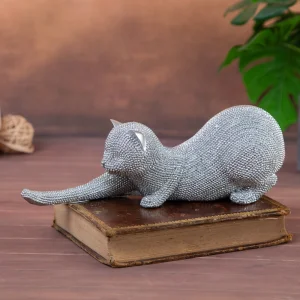 Статуетка котка с камъни