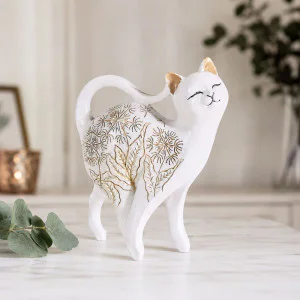 Статуетка котка с флорални мотиви