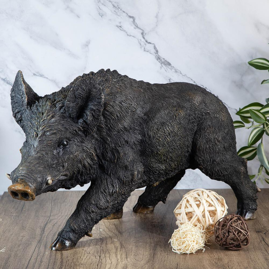 Голяма, реалистична статуетка на глиган за декорация, изработена от полирезин, показана в профил