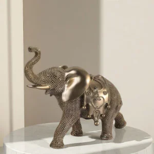 Статуетка слон с вдигнат хобот в бронзов цвят за късмет