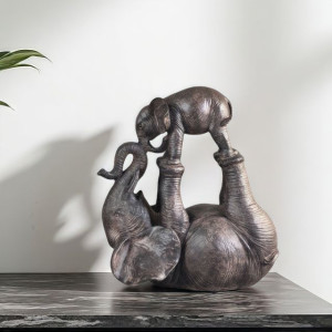 Статуетка играещи слончета