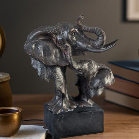 Тъмна статуетка слончета за късмет с вдигнати хоботи