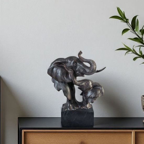 Тъмна статуетка слончета за късмет с вдигнати хоботи