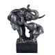 Тъмна статуетка слончета за късмет с вдигнати хоботи