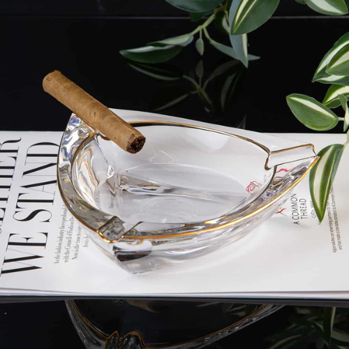 Стъклен пепелник 18 см бял на супер цена от Neostyle.bg