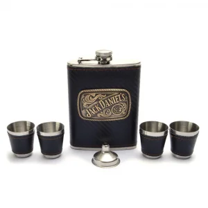 Изискан комплект за алкохол с джобно шише и чаши