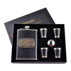 Изискан комплект за алкохол с джобно шише и чаши