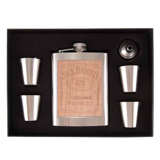 Сет за алкохол с джобно шише и чаши Jack Daniels на супер цена от Neostyle.bg