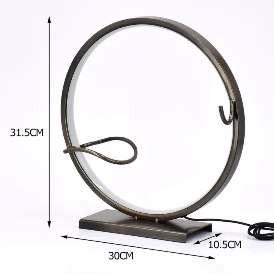 Кръгла метална поставка за вино с вградена LED лента, осветяваща бутилка червено вино в тъмна стая